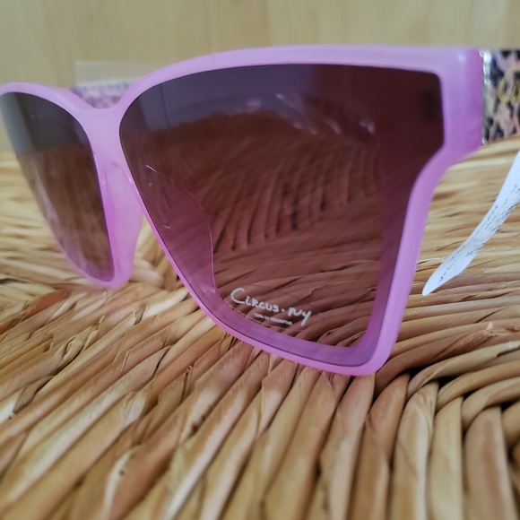 Sam Edelman Cheetah Print Sunglasses NEW! main image 5